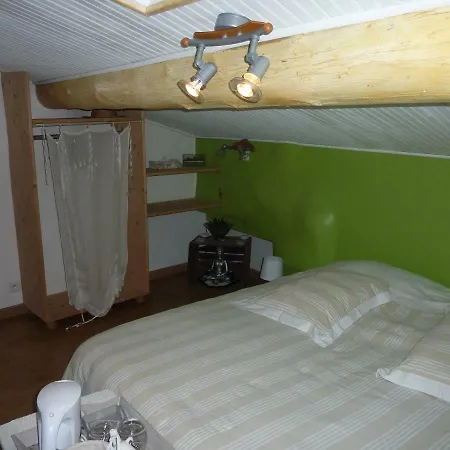 Bed and Breakfast Fa Mille Maison Bleu *